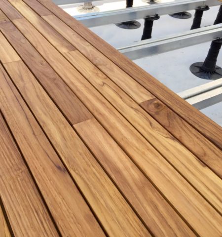 Tarima exterior de madera Exterpark Louvre Teka Plantación