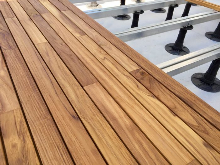 Tarima exterior de madera Exterpark Louvre Teka Plantación