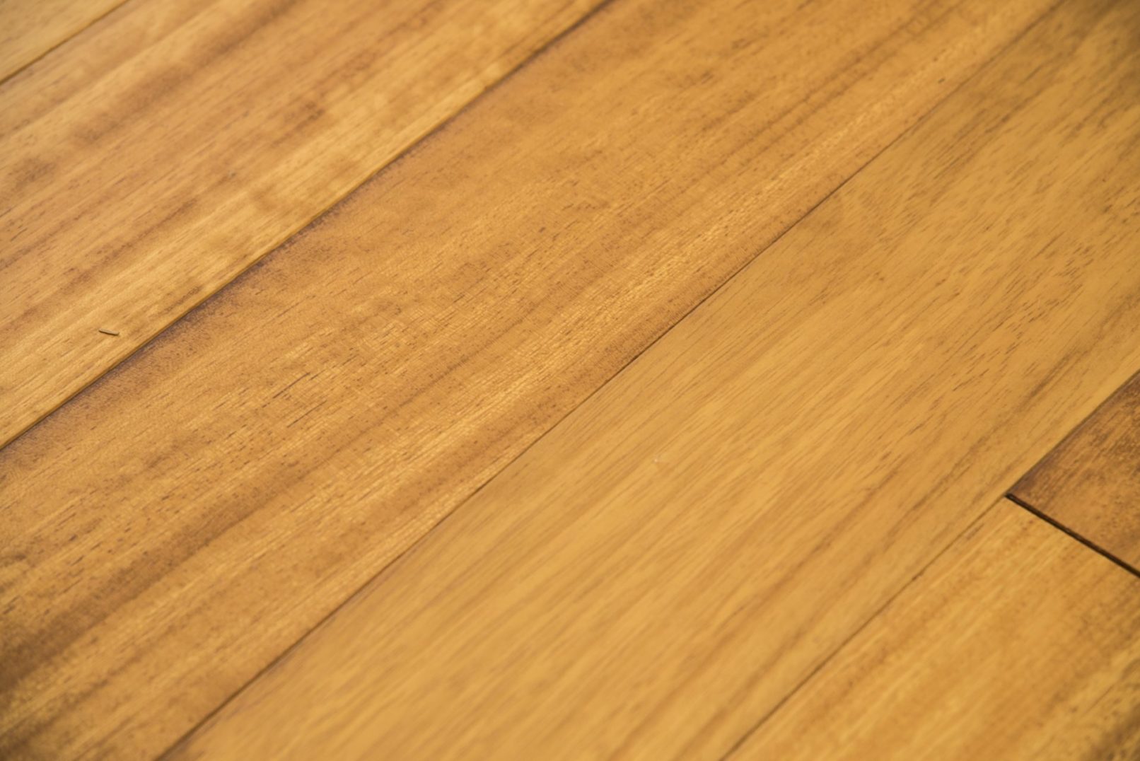 Suelo macizo de madera Iroko