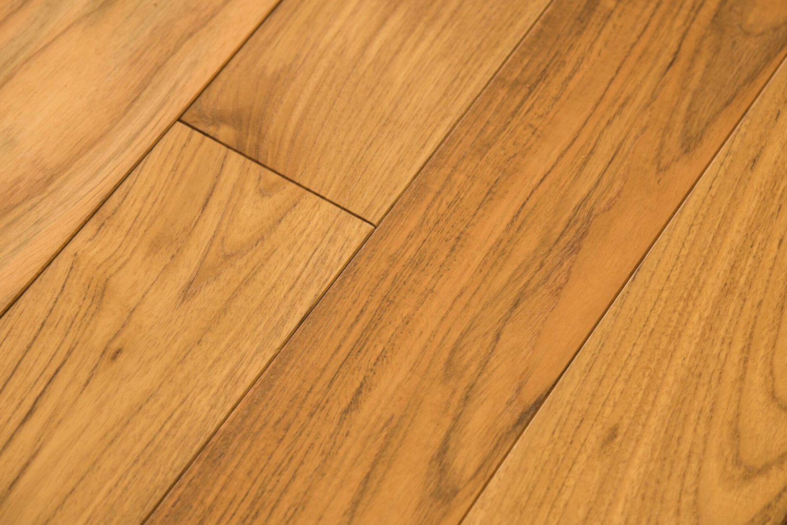 Suelo macizo de madera Teka