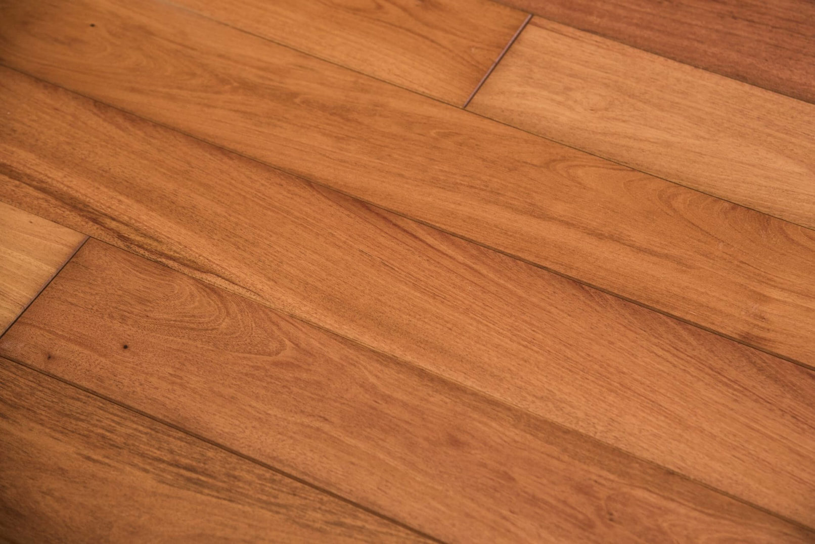 Suelo macizo de madera Sirari