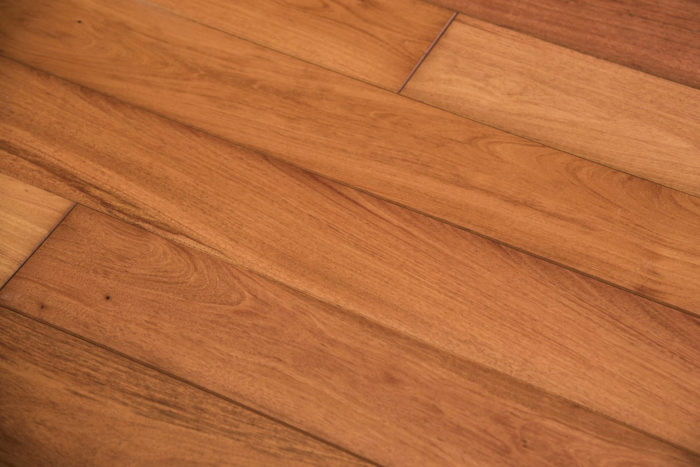 Suelo macizo de madera Sirari