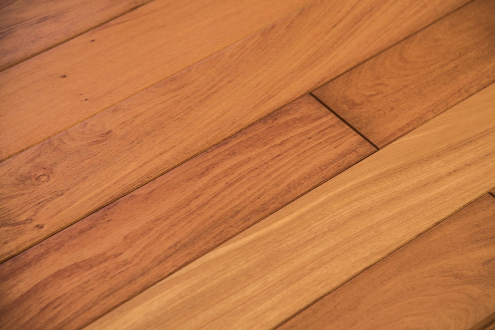 Suelo macizo de madera Sirari