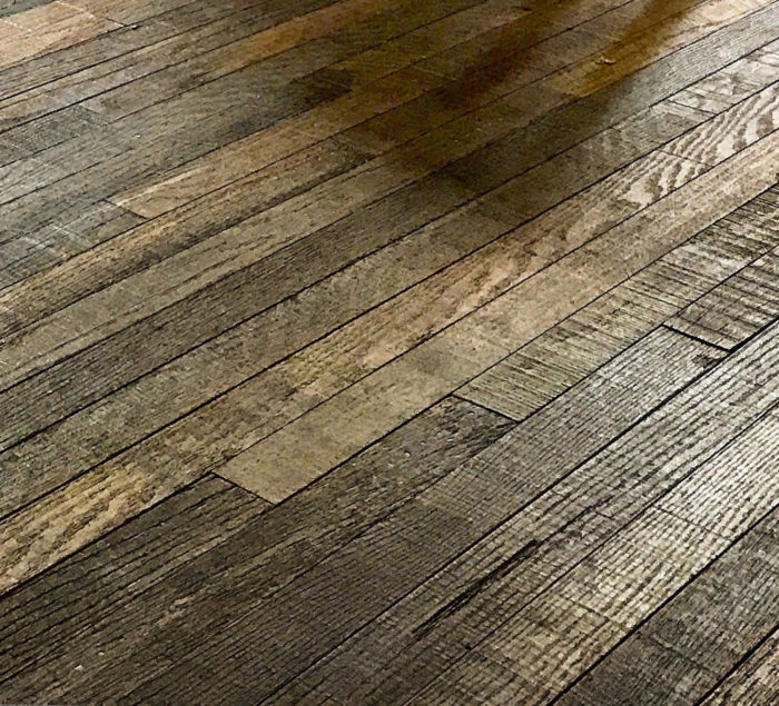 Suelo de madera artesanal macizo