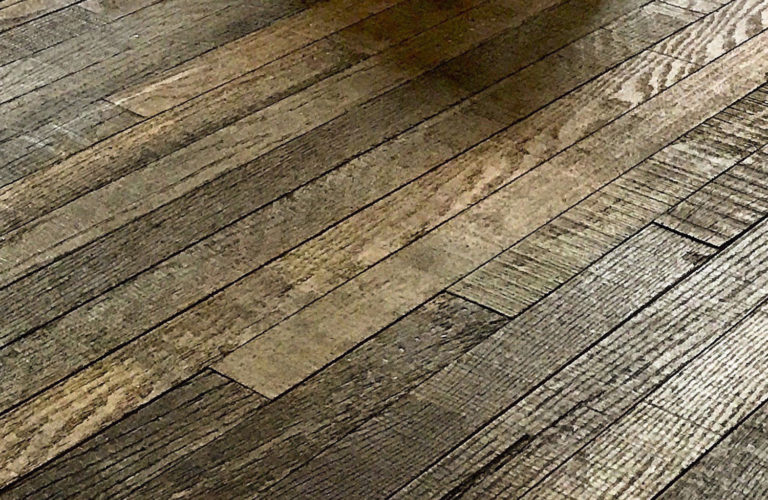 Suelo de madera artesanal macizo