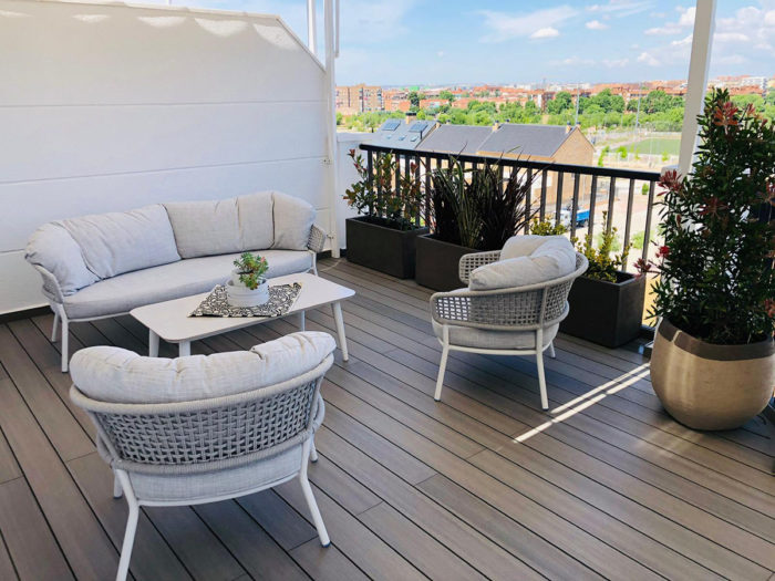 Proyecto Exterpark Tech Cube Plata en Terraza particular